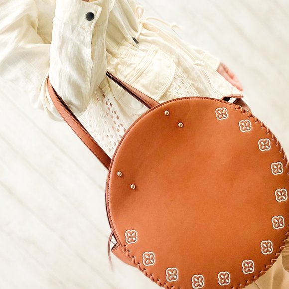 Francesca's || Women's Boho Style Circle Tote Brown Stand Up Large Travel Purse - Picture 3 of 12